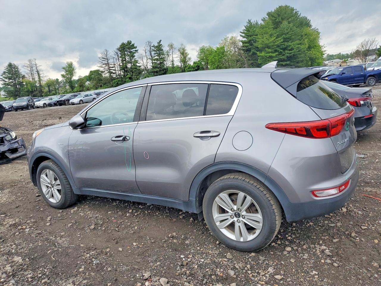 2017 KIA SPORTAGE LX photo 3