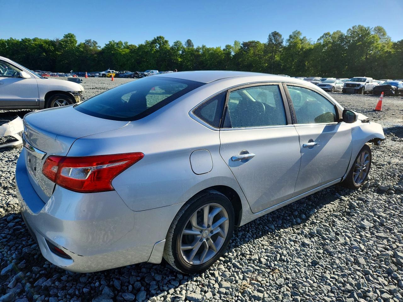 2017 NISSAN SENTRA S photo 5