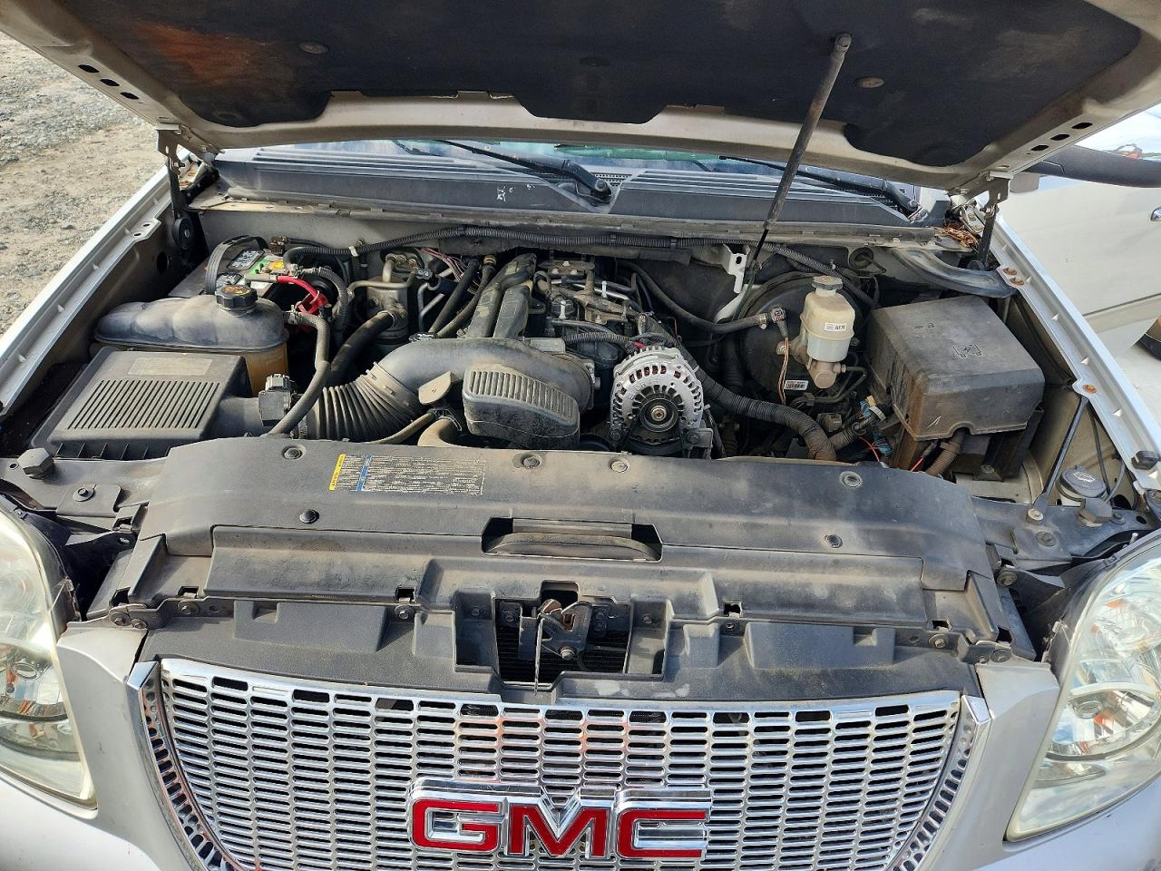 2011 GMC YUKON XL C1500 SLT photo 12