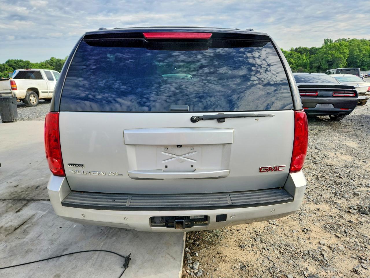 2011 GMC YUKON XL C1500 SLT photo 6