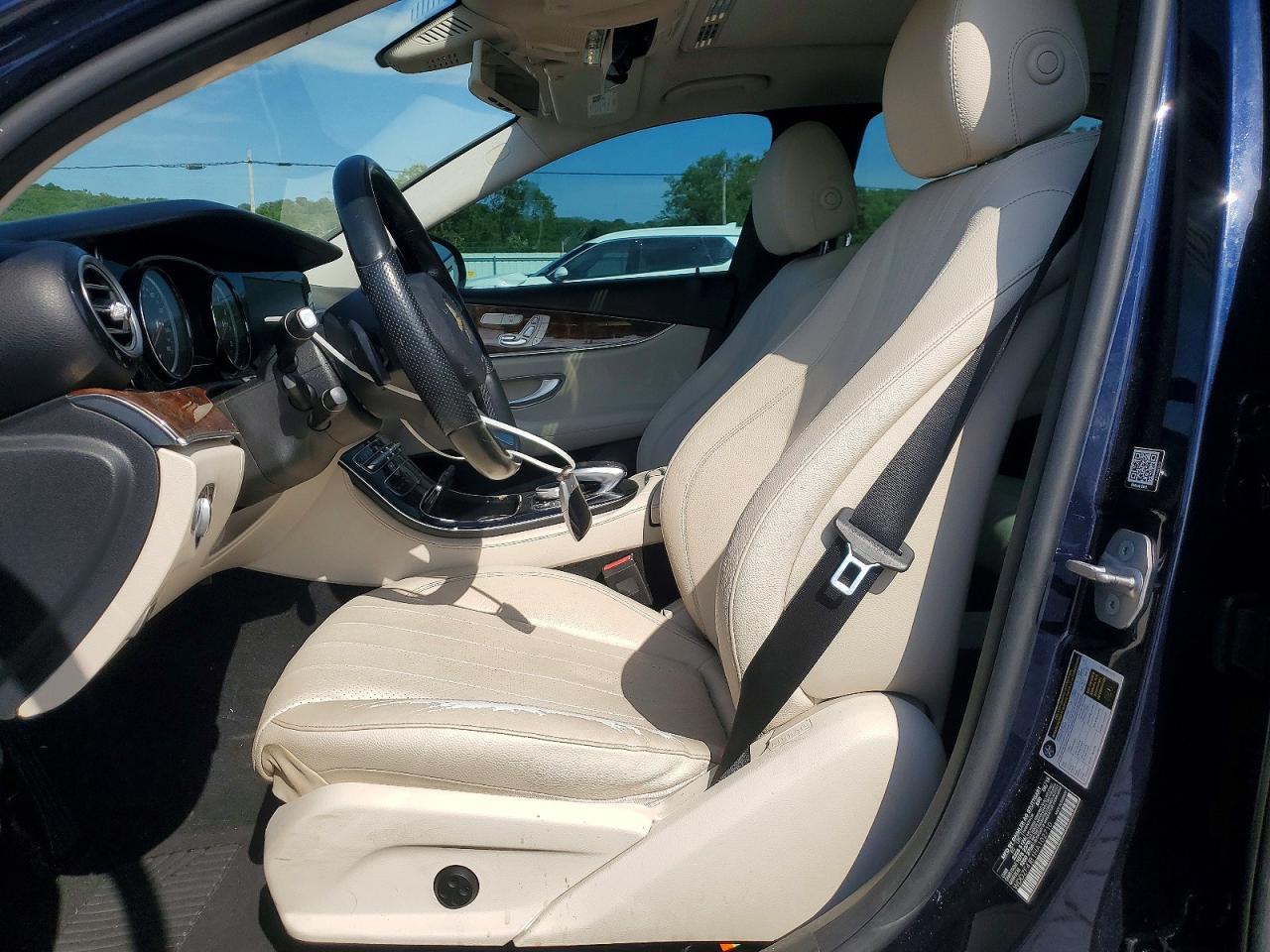 2017 MERCEDES-BENZ E 300 photo 13
