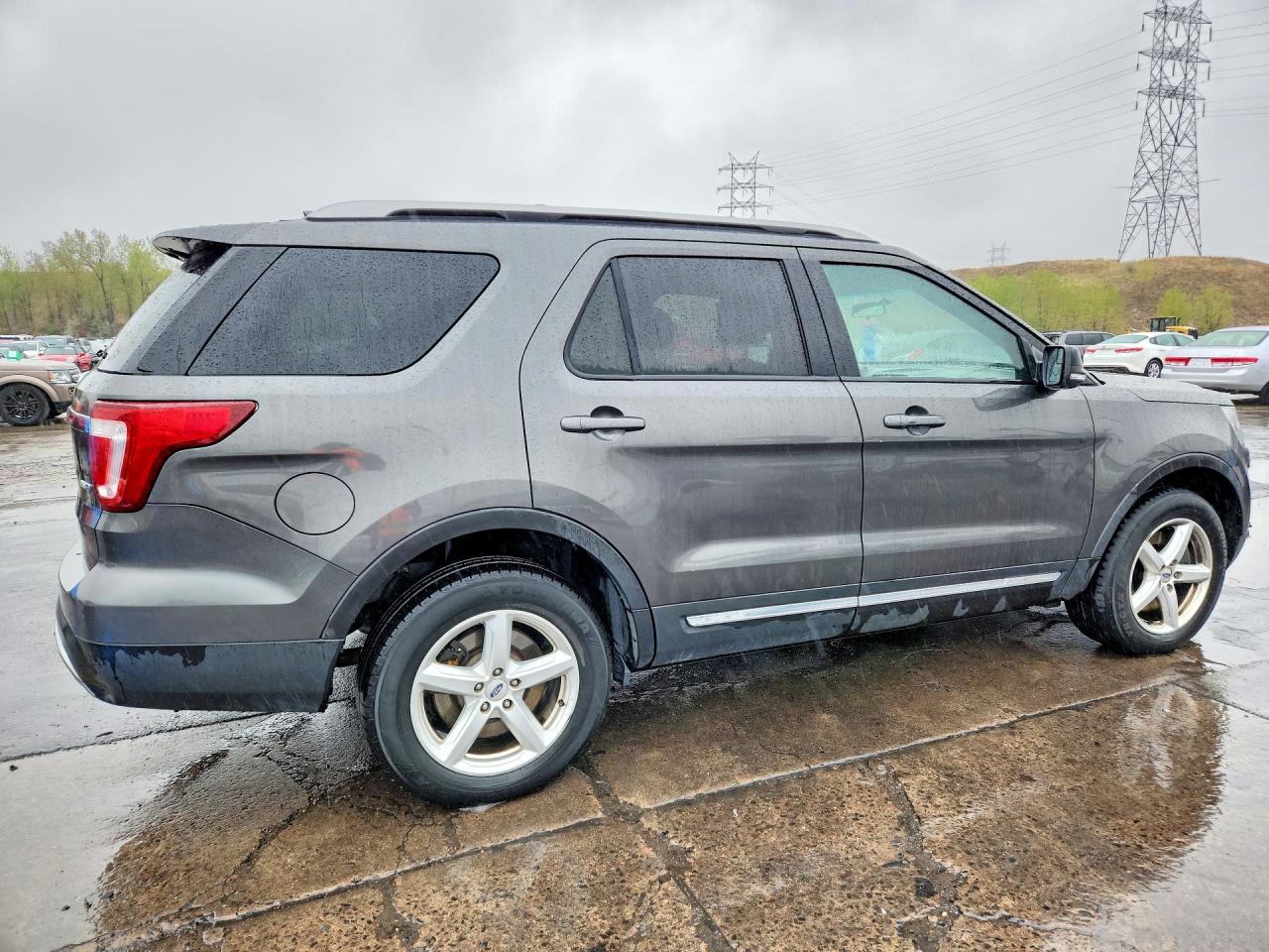 2016 FORD EXPLORER XLT photo 5