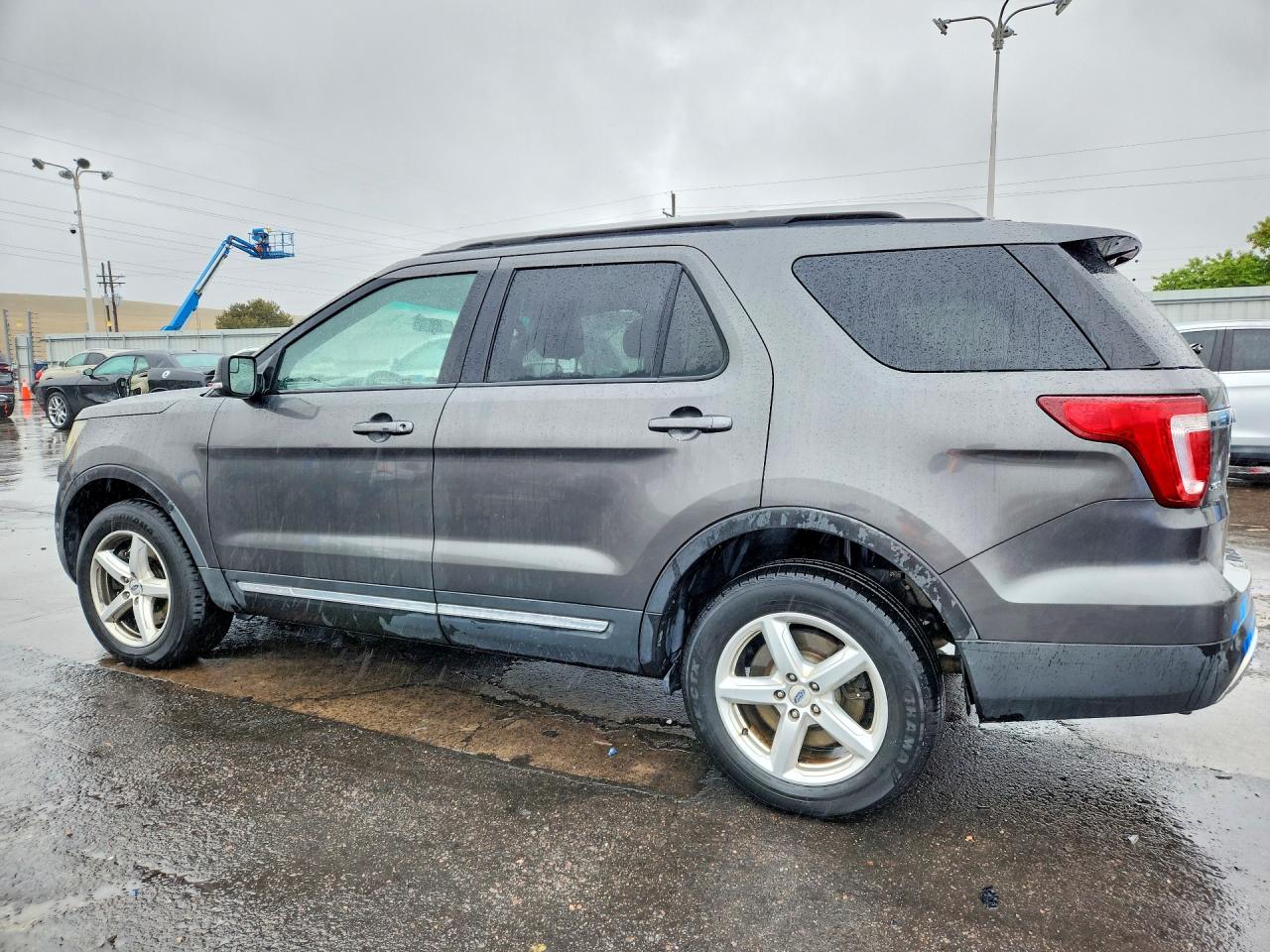 2016 FORD EXPLORER XLT photo 3