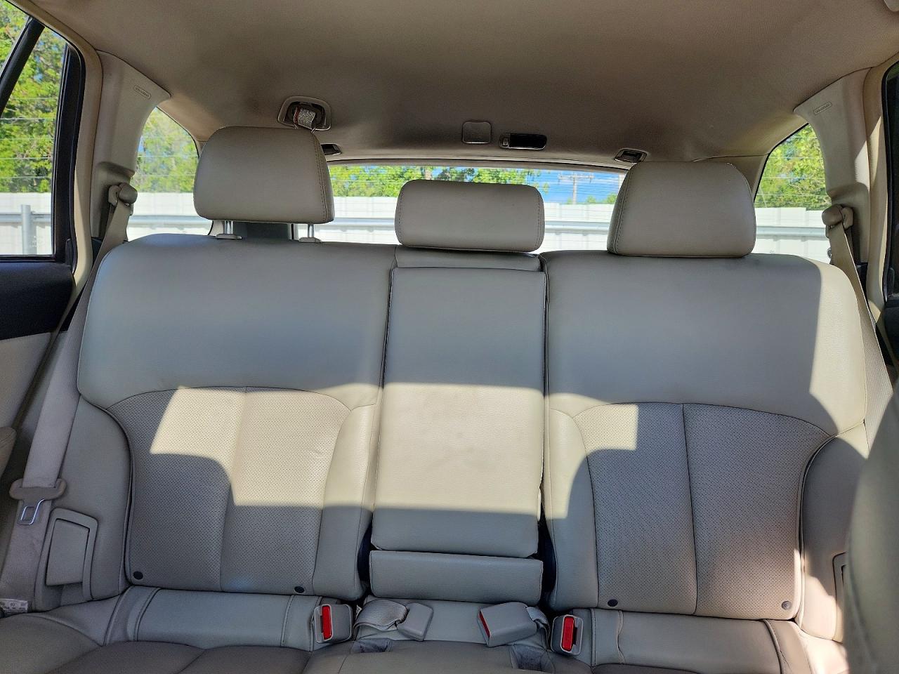 2011 SUBARU OUTBACK 3.6R LIMITED photo 19