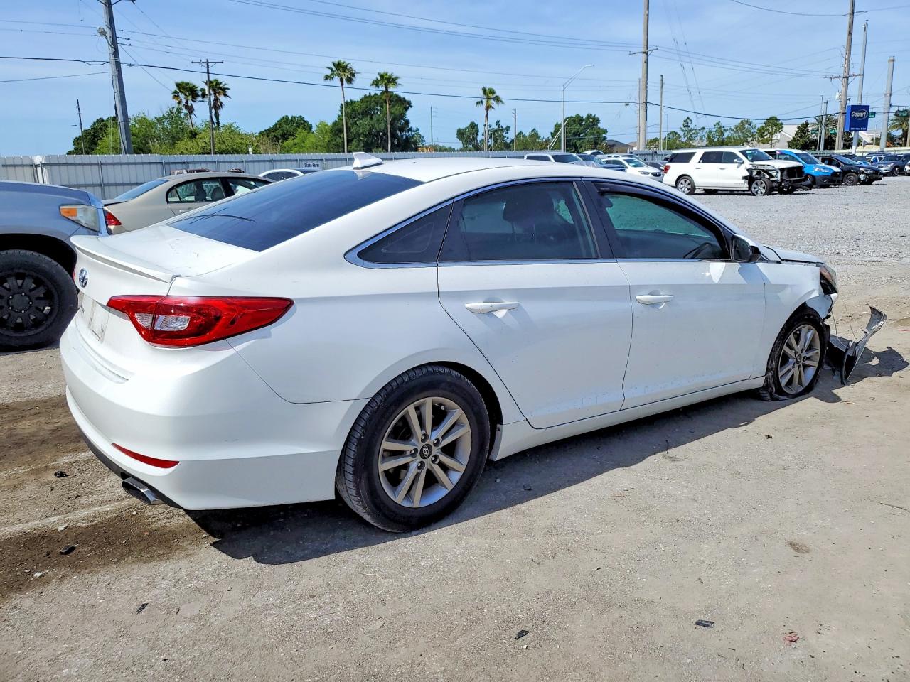 2017 HYUNDAI SONATA SE photo 7