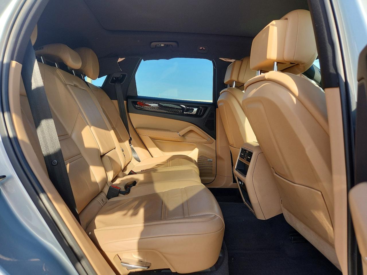2020 PORSCHE CAYENNE photo 21