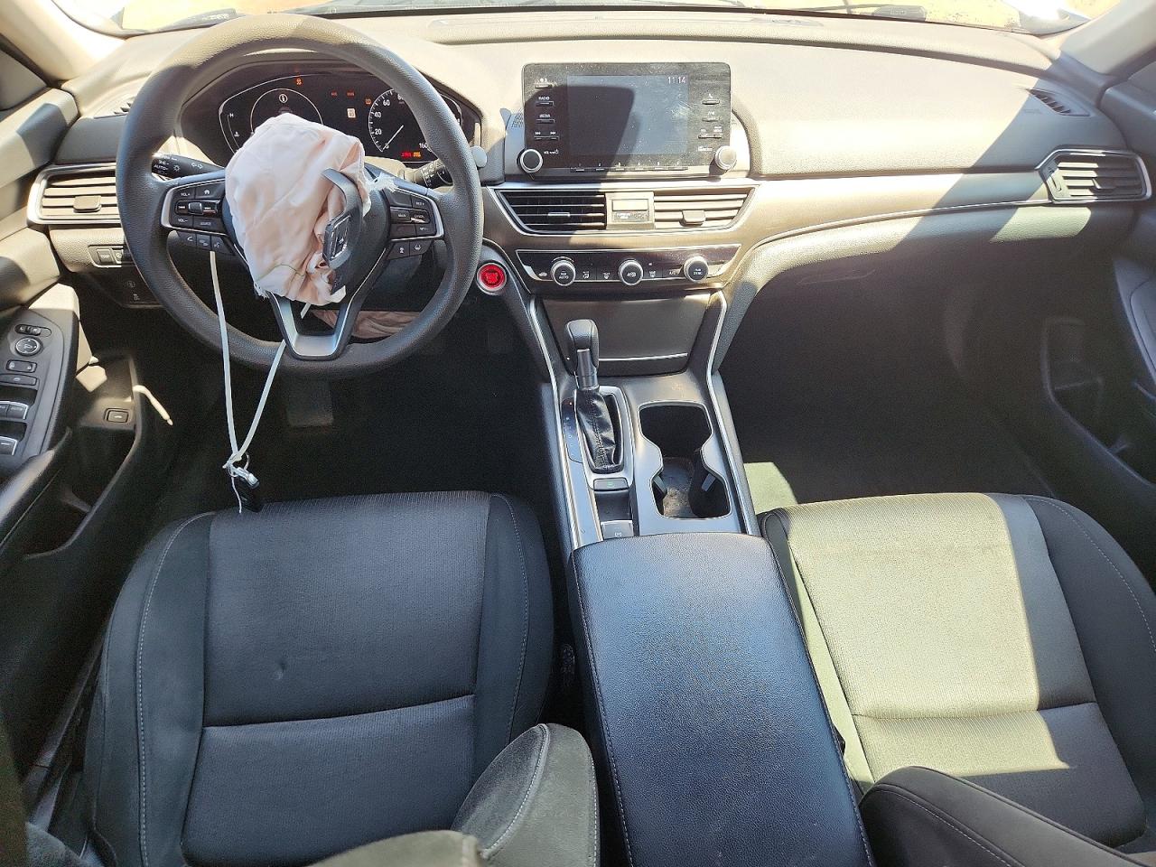 2018 HONDA ACCORD LX photo 15