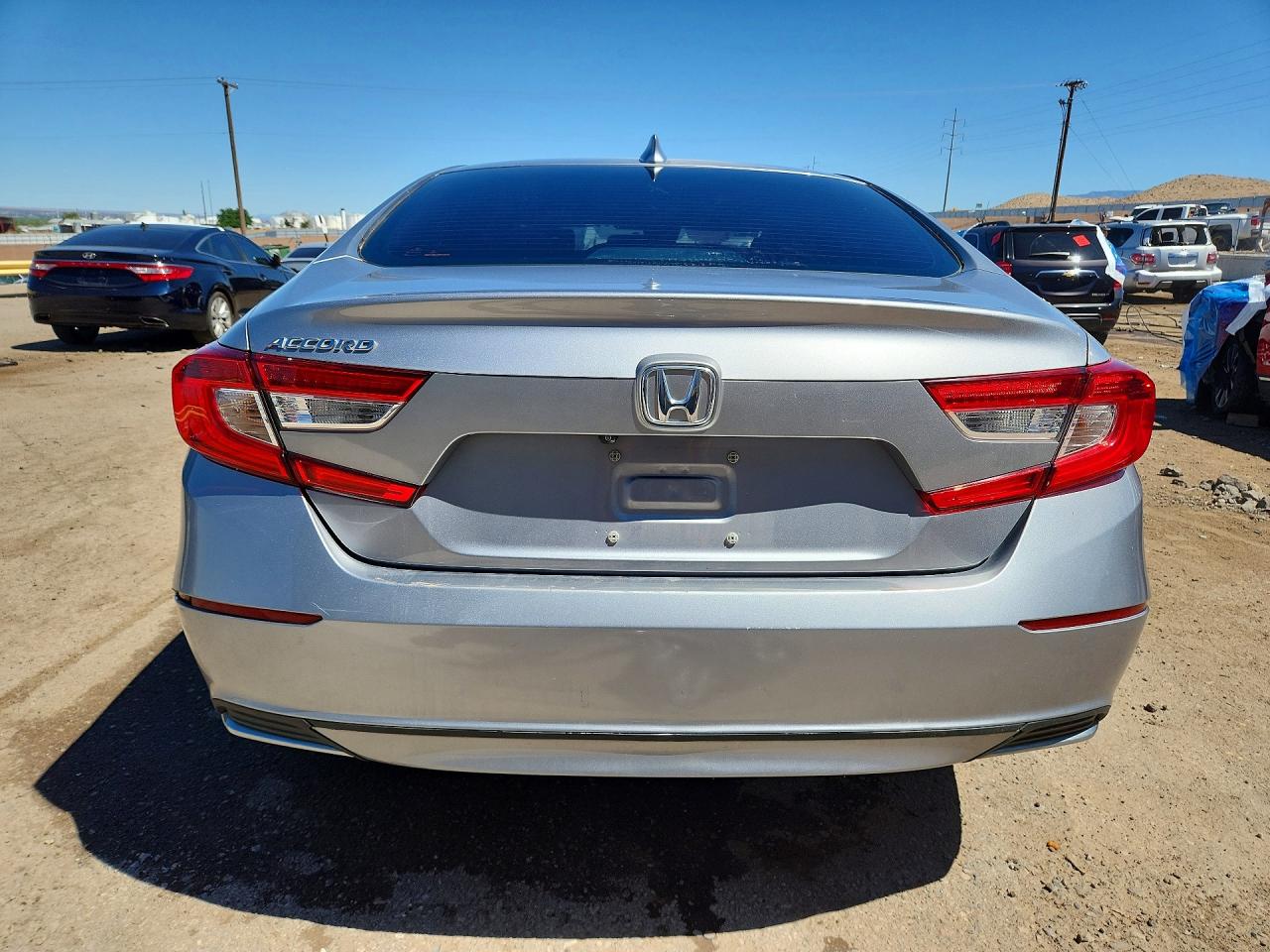2018 HONDA ACCORD LX photo 11