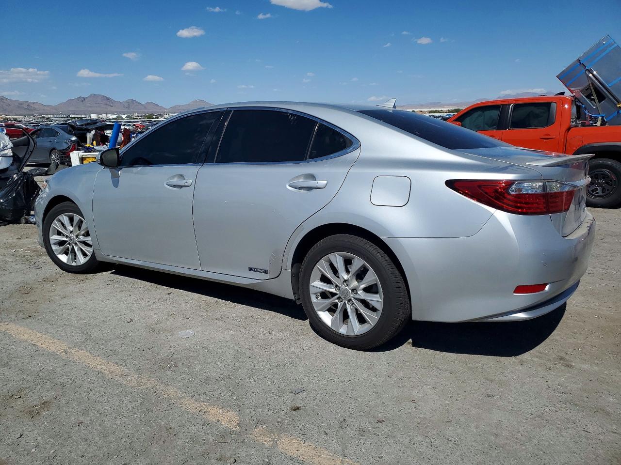 2013 LEXUS ES 300H photo 3