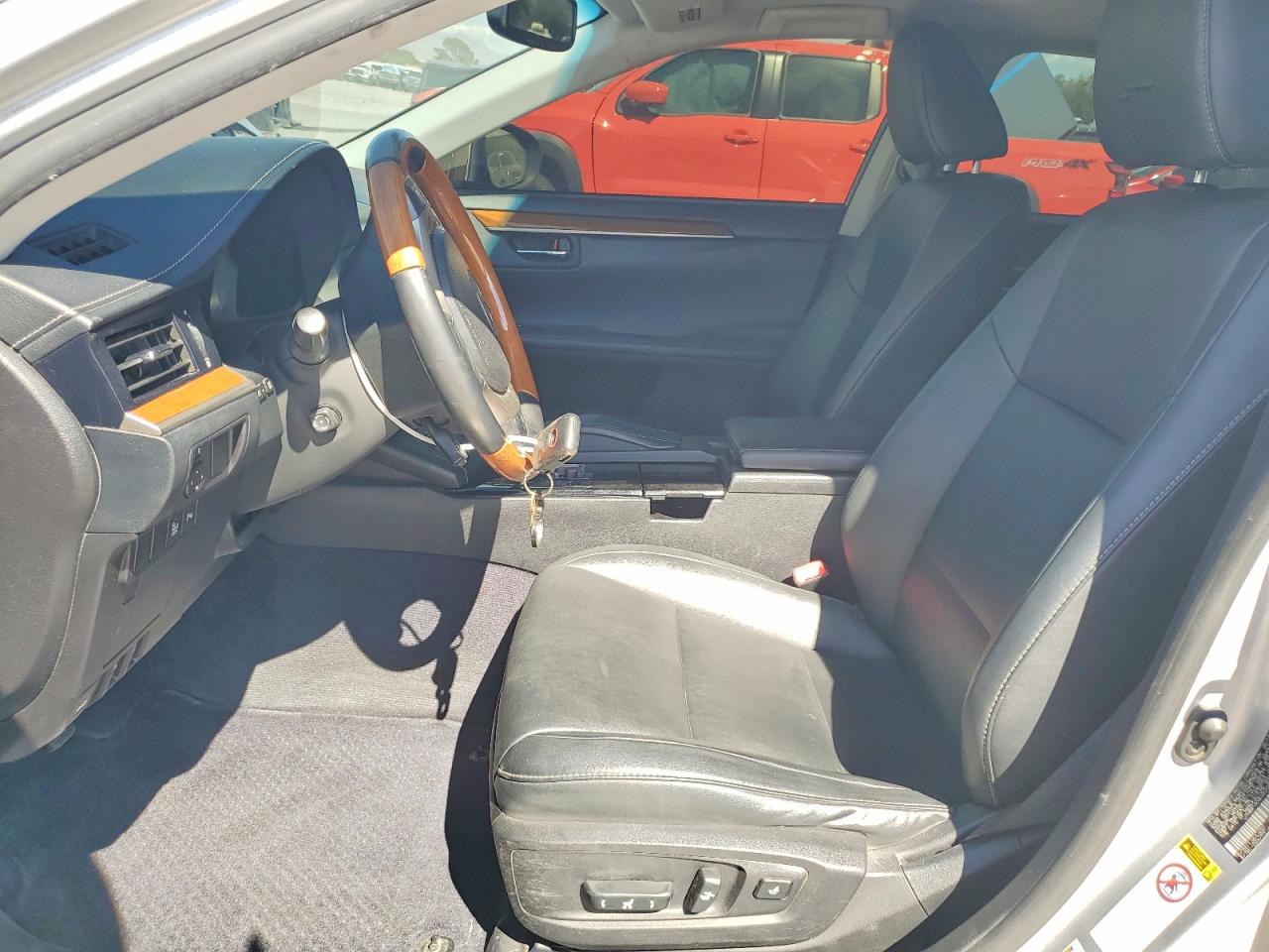 2013 LEXUS ES 300H photo 13
