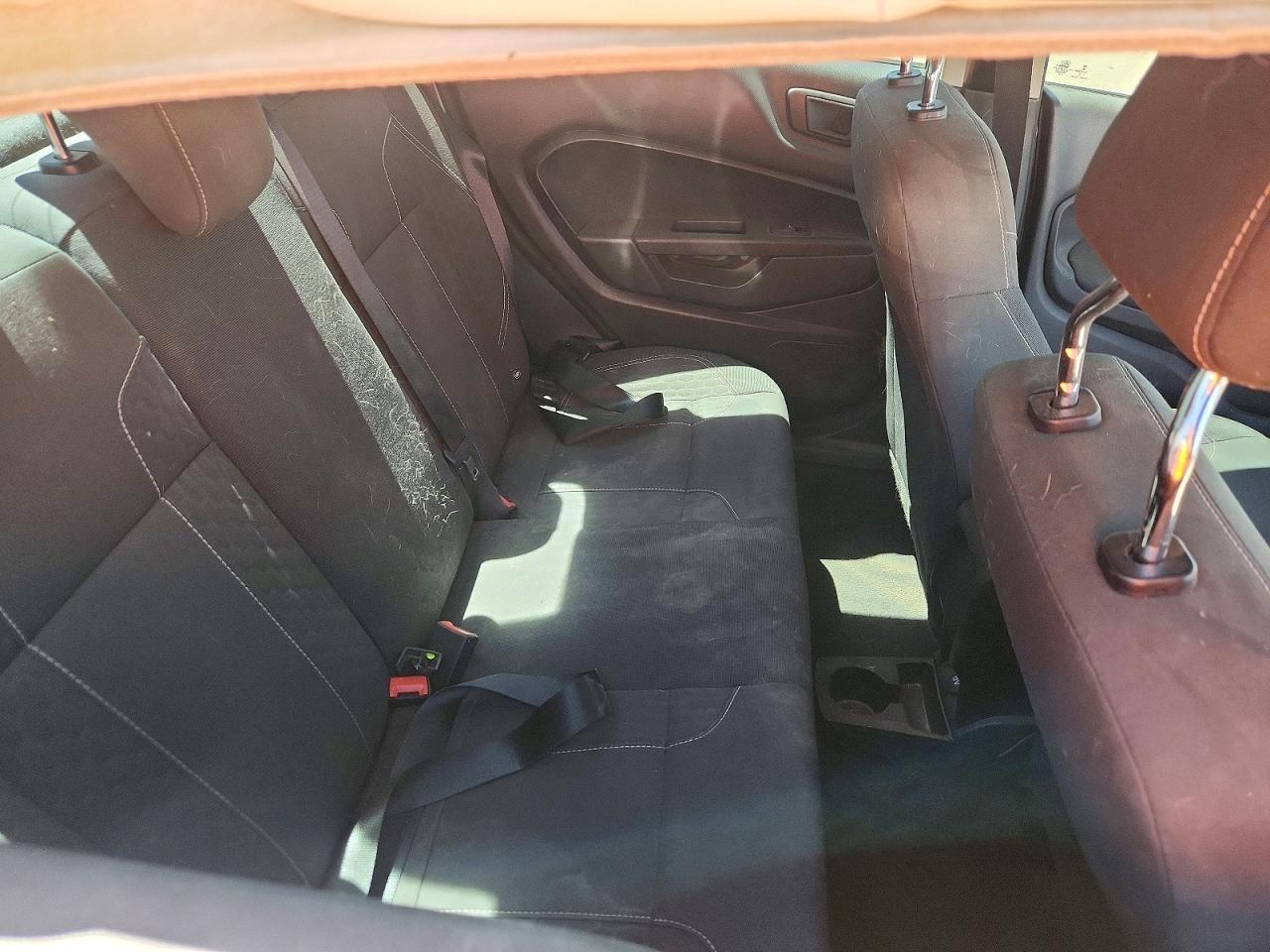 2018 FORD FIESTA SE photo 19