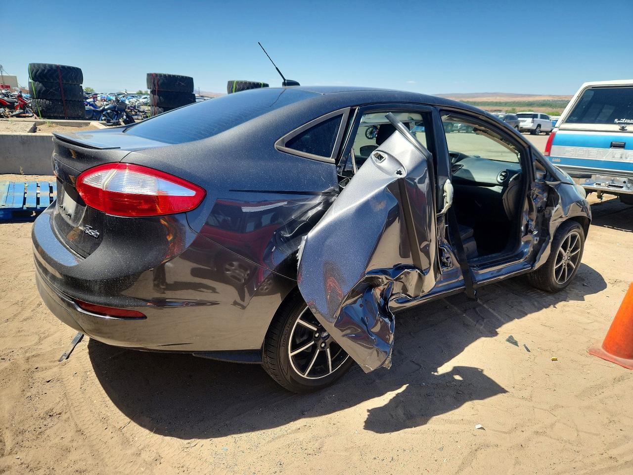 2018 FORD FIESTA SE photo 5