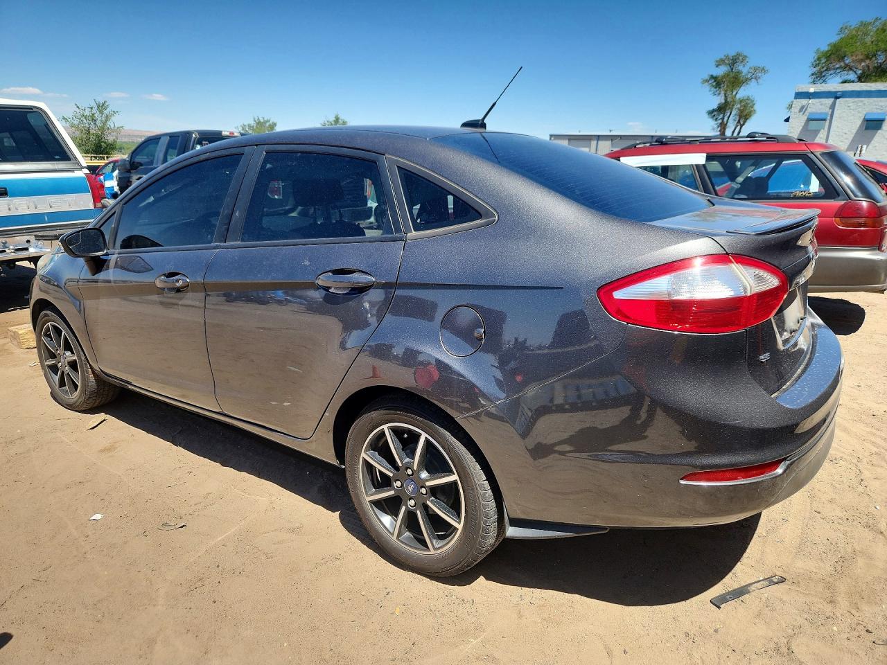 2018 FORD FIESTA SE photo 3