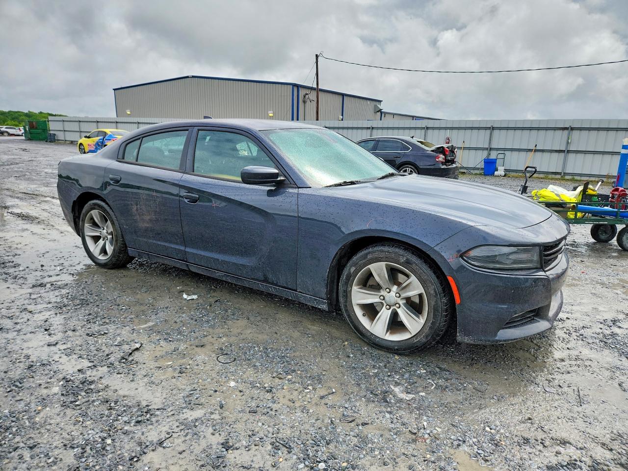 2016 DODGE CHARGER SXT photo 4