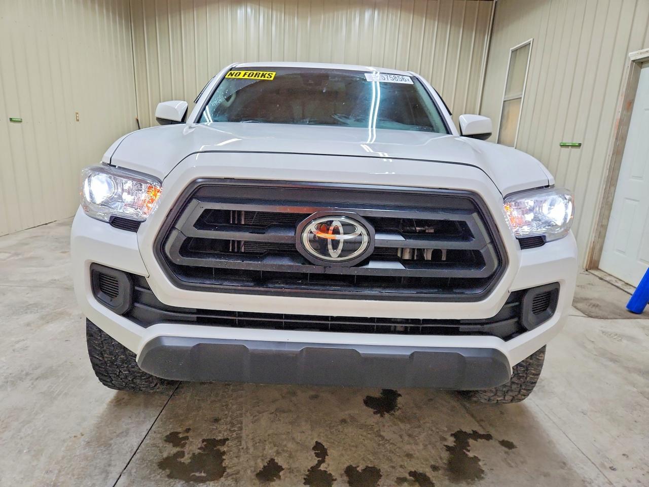 2022 TOYOTA TACOMA SR V6 photo 9