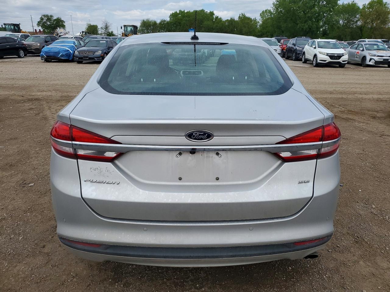 2017 FORD FUSION SE photo 16