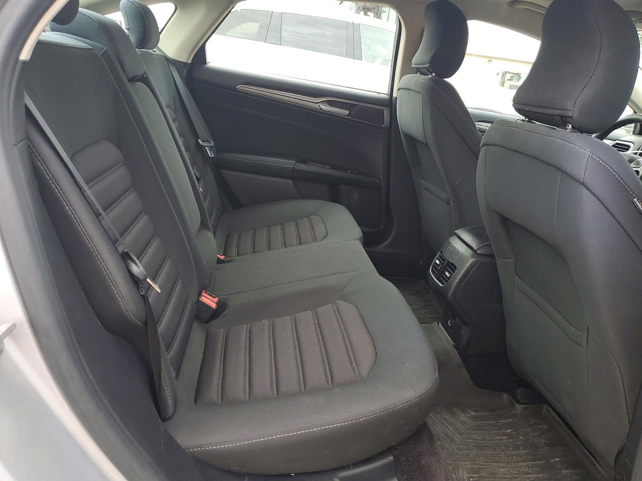 2017 FORD FUSION SE photo 28
