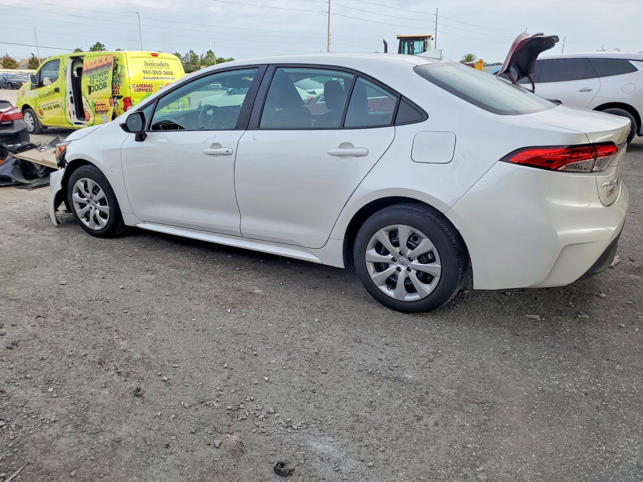 2023 TOYOTA COROLLA LE photo 3