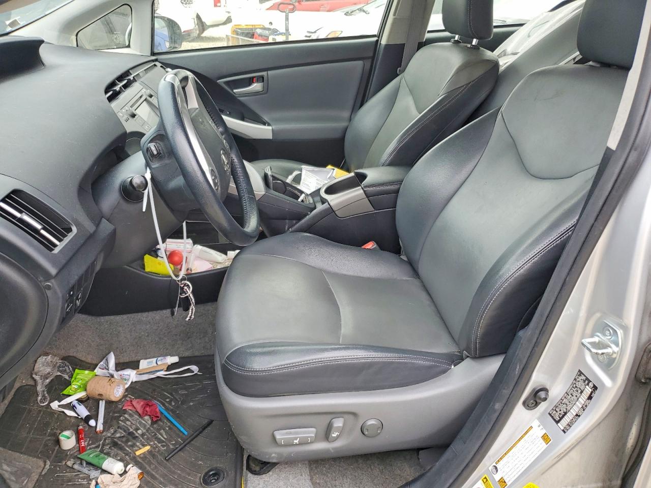 2014 TOYOTA PRIUS FOUR photo 19