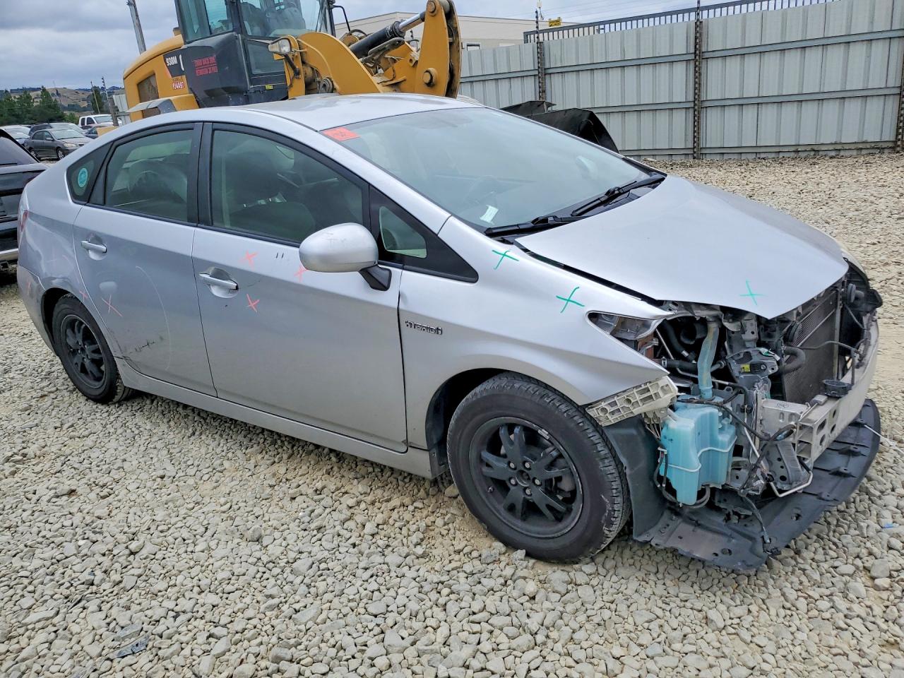 2014 TOYOTA PRIUS FOUR photo 10