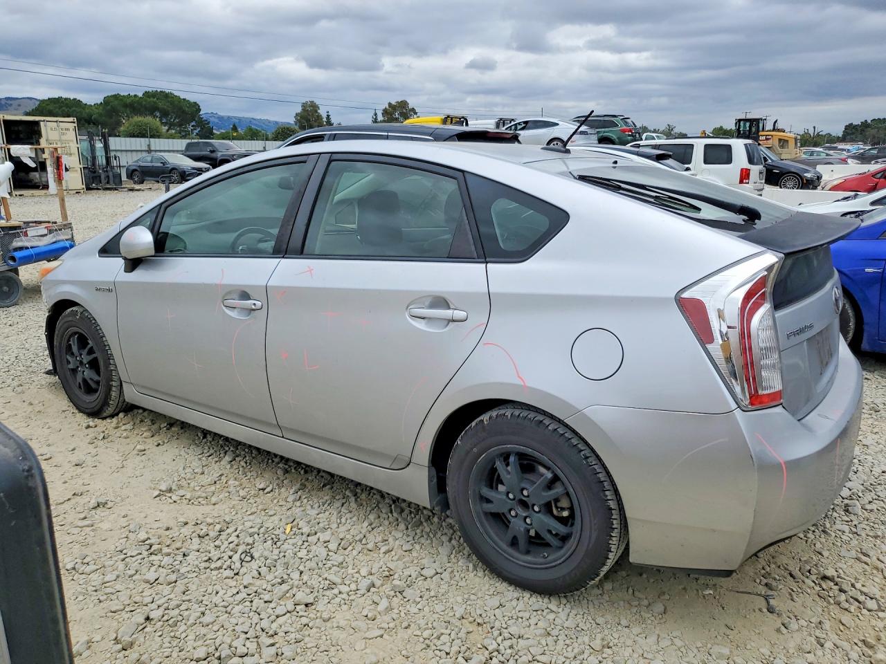 2014 TOYOTA PRIUS FOUR photo 4