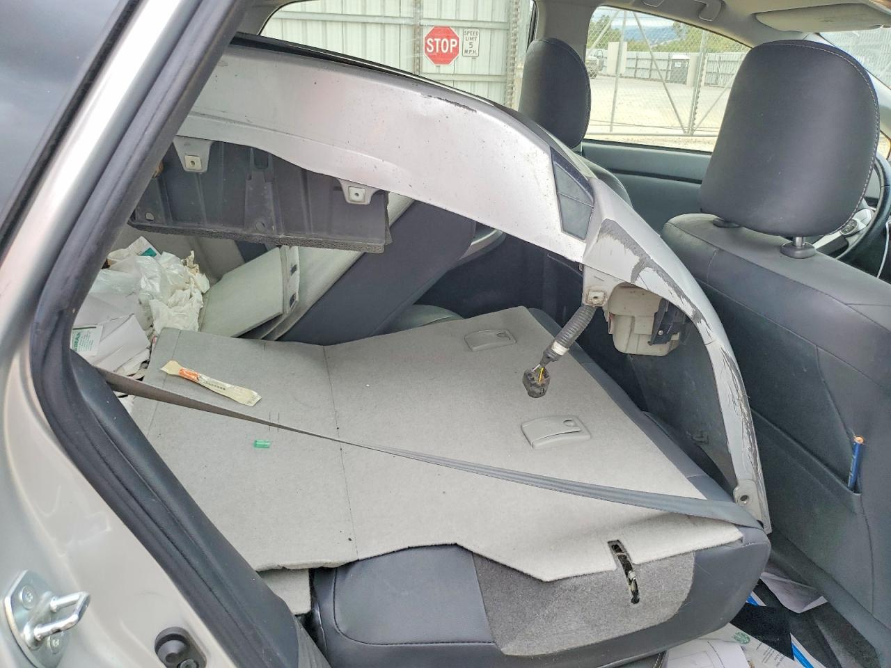 2014 TOYOTA PRIUS FOUR photo 28