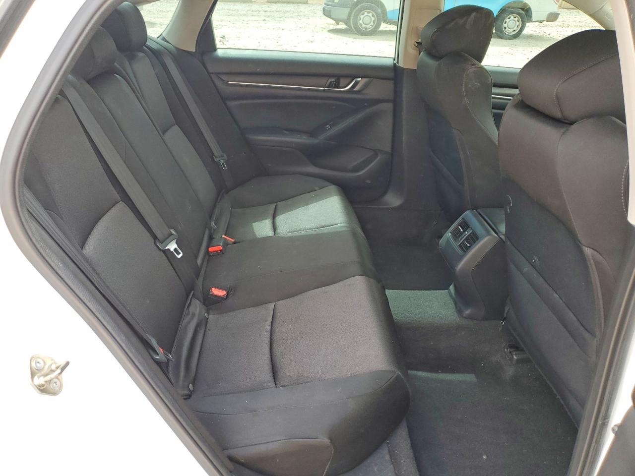 2018 HONDA ACCORD EX photo 19