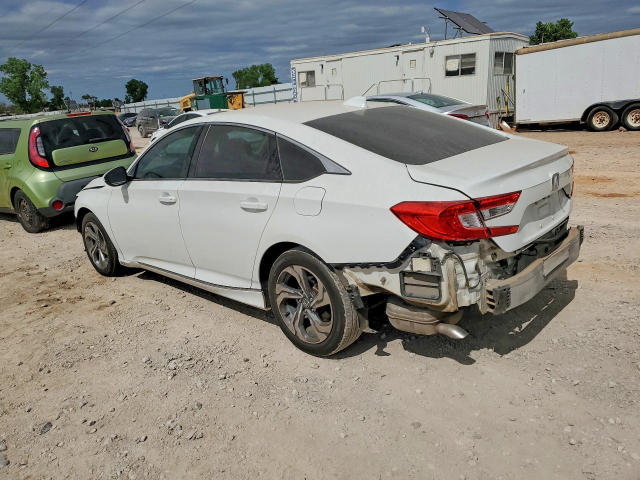 2018 HONDA ACCORD EX photo 3
