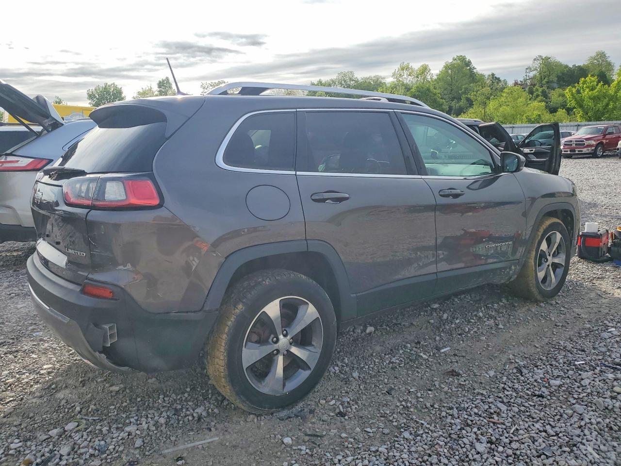 2019 JEEP CHEROKEE LIMITED photo 5