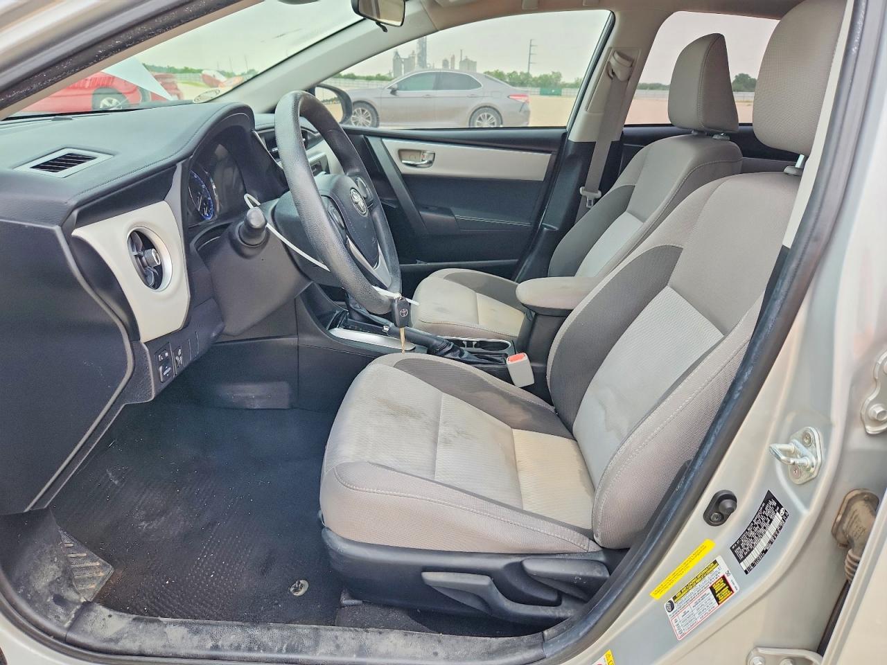2018 TOYOTA COROLLA LE photo 13