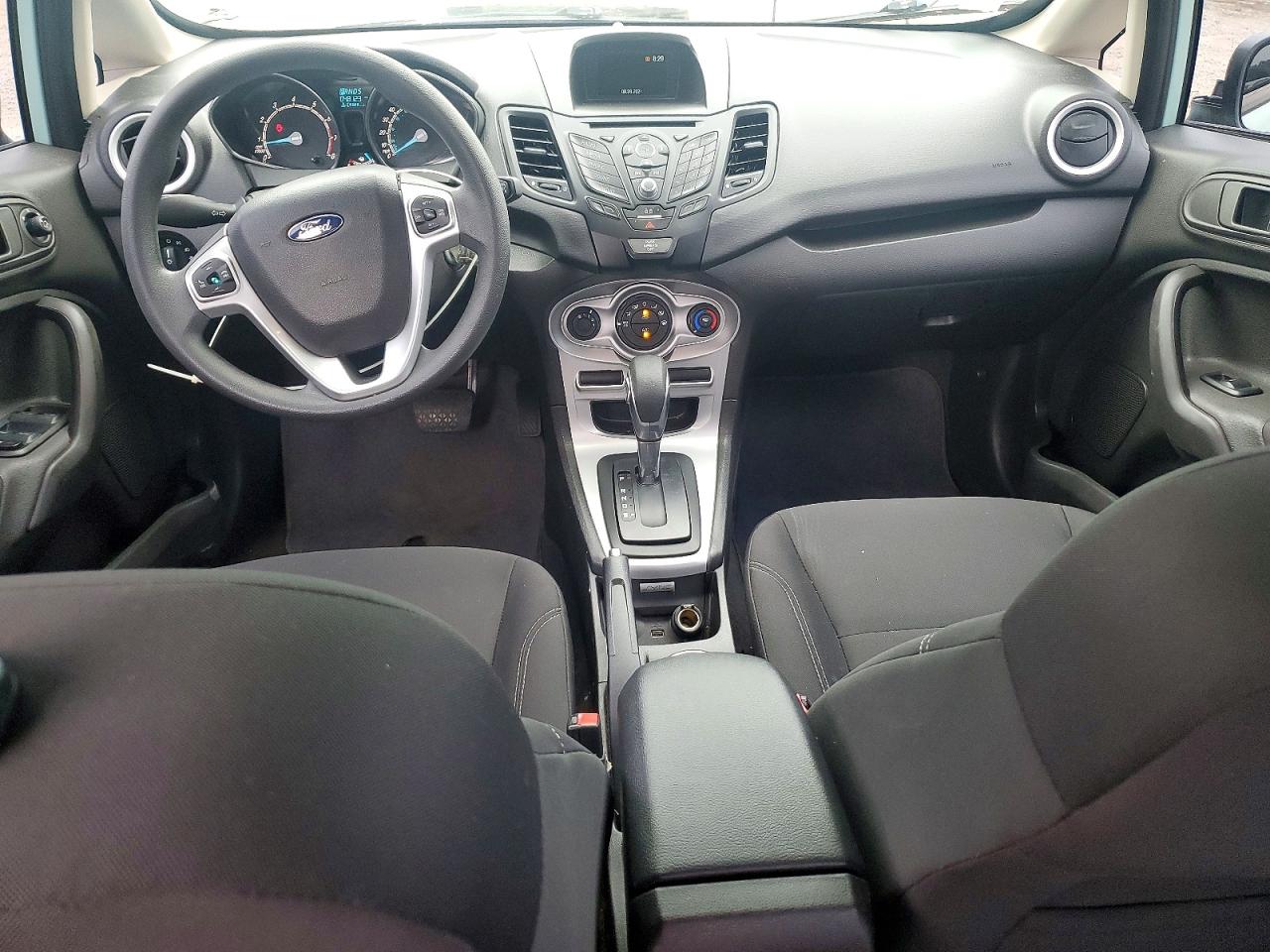 2019 FORD FIESTA SE photo 8