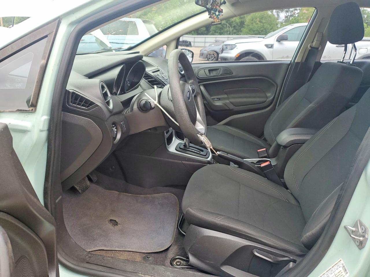 2019 FORD FIESTA SE photo 7