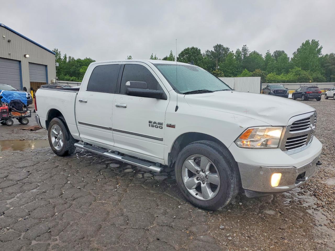 2016 RAM 1500 SLT photo 7