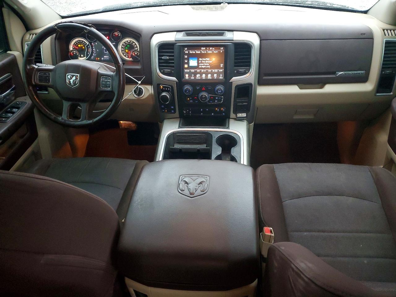 2016 RAM 1500 SLT photo 15