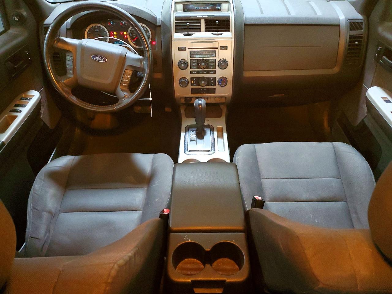 2010 FORD ESCAPE XLT photo 15