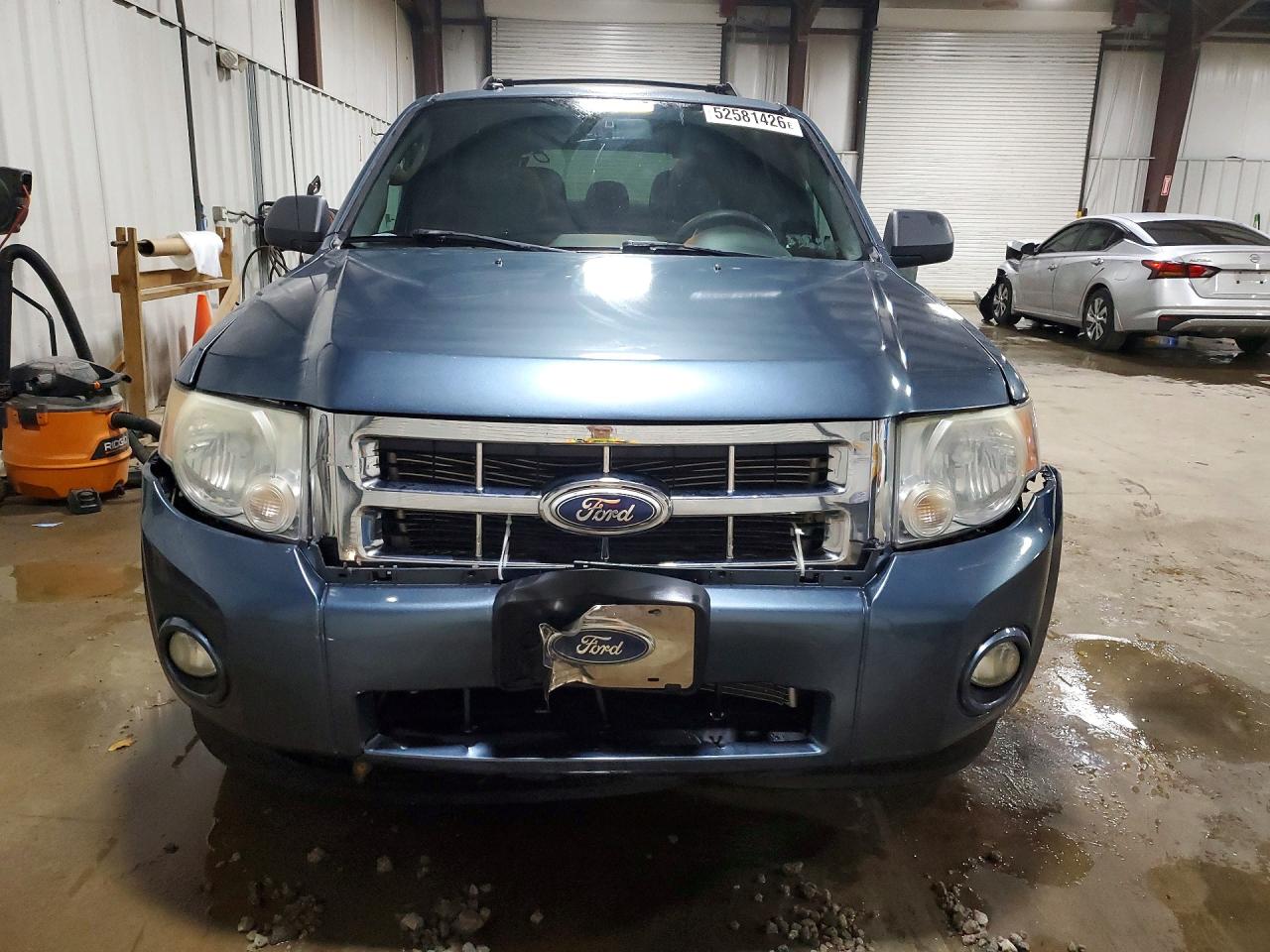 2010 FORD ESCAPE XLT photo 9