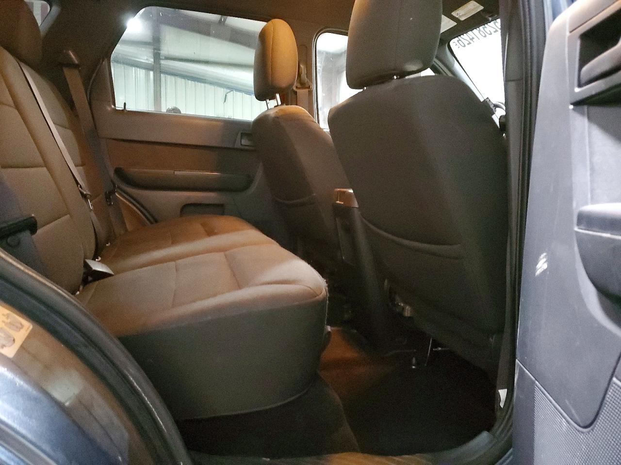 2010 FORD ESCAPE XLT photo 21