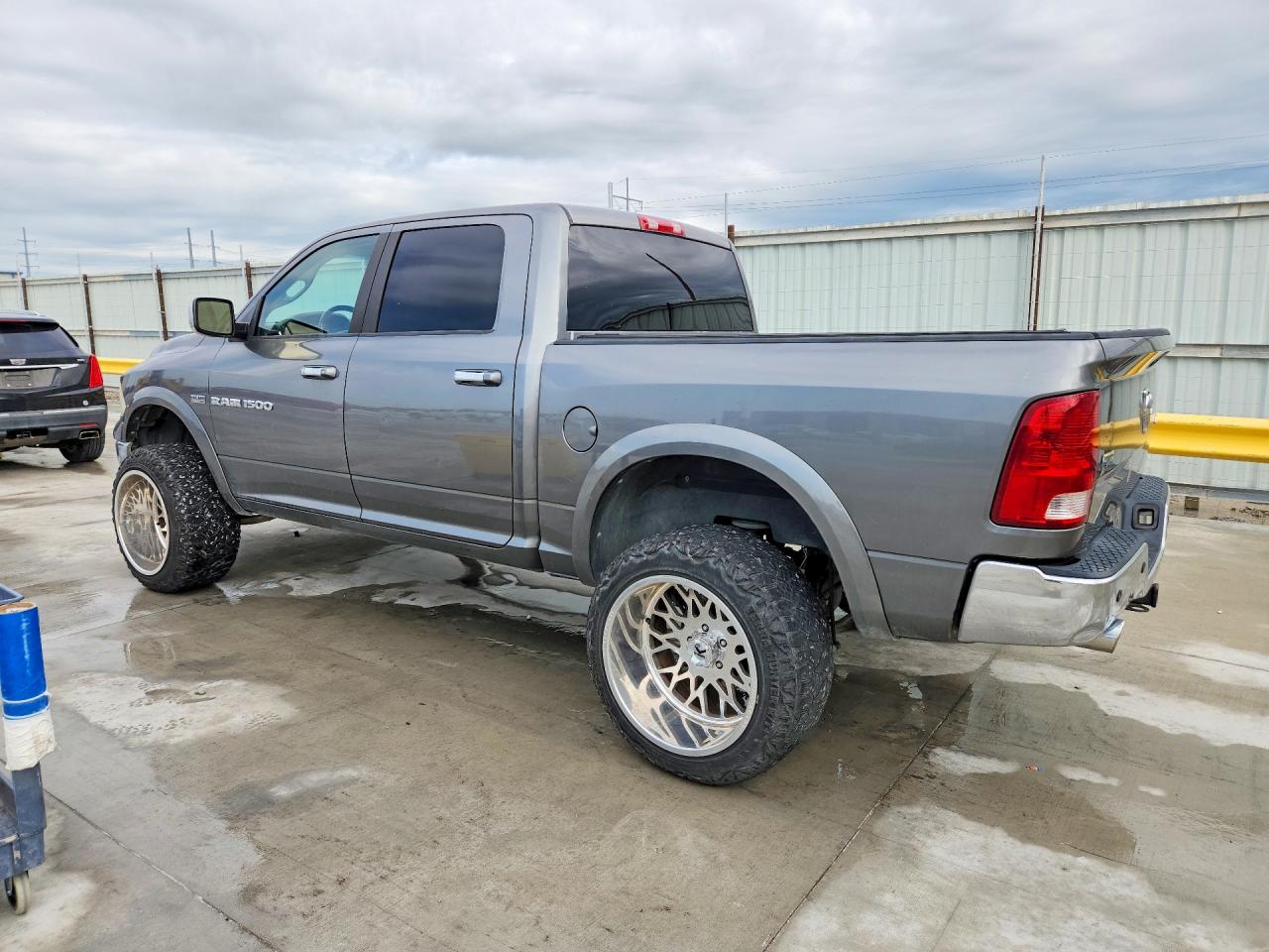 2011 DODGE RAM 1500 photo 4