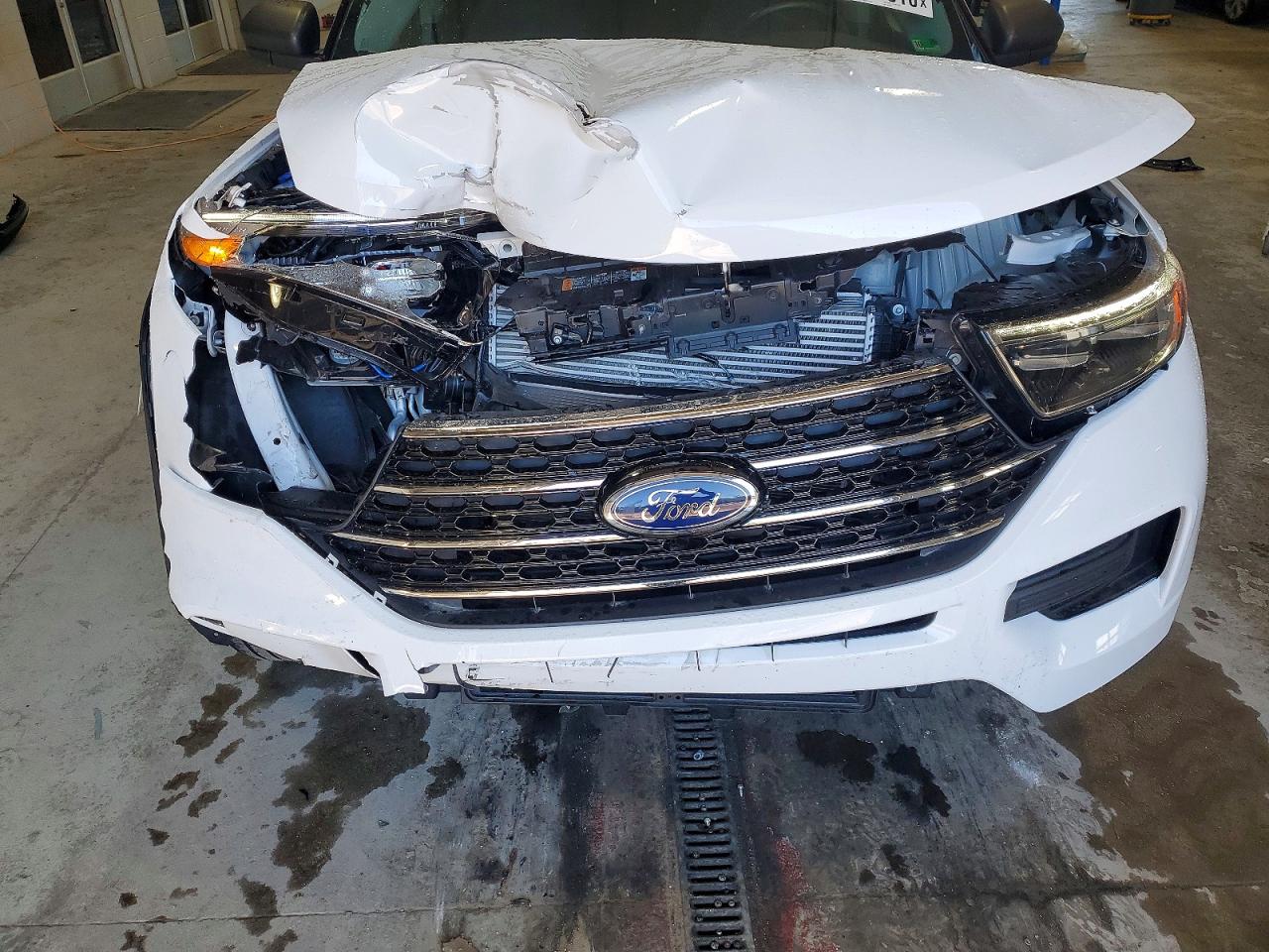 2021 FORD EXPLORER XLT photo 34