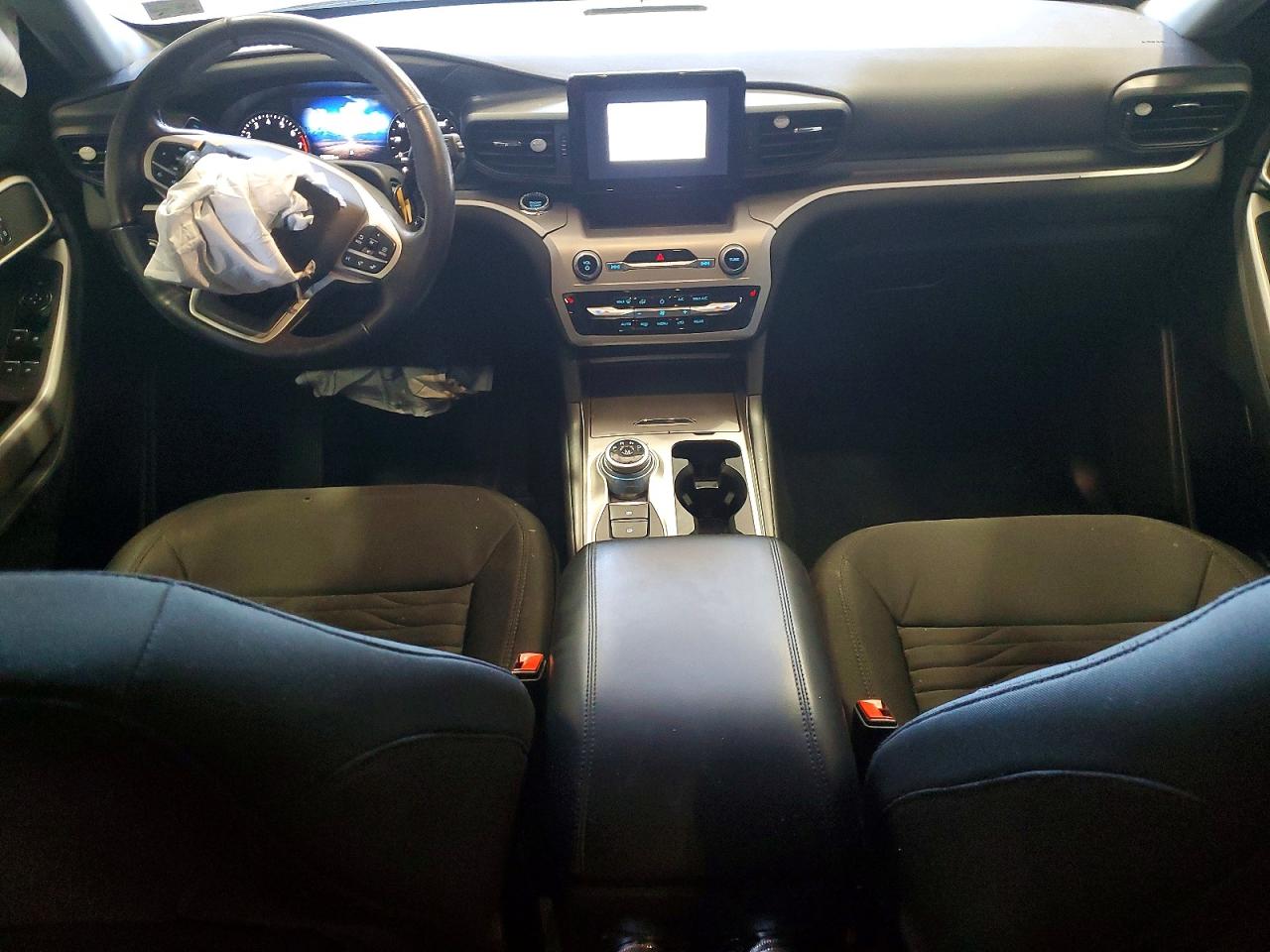 2021 FORD EXPLORER XLT photo 22