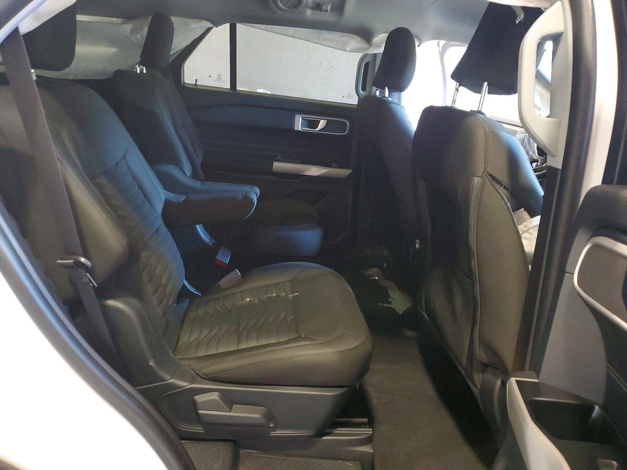 2021 FORD EXPLORER XLT photo 31