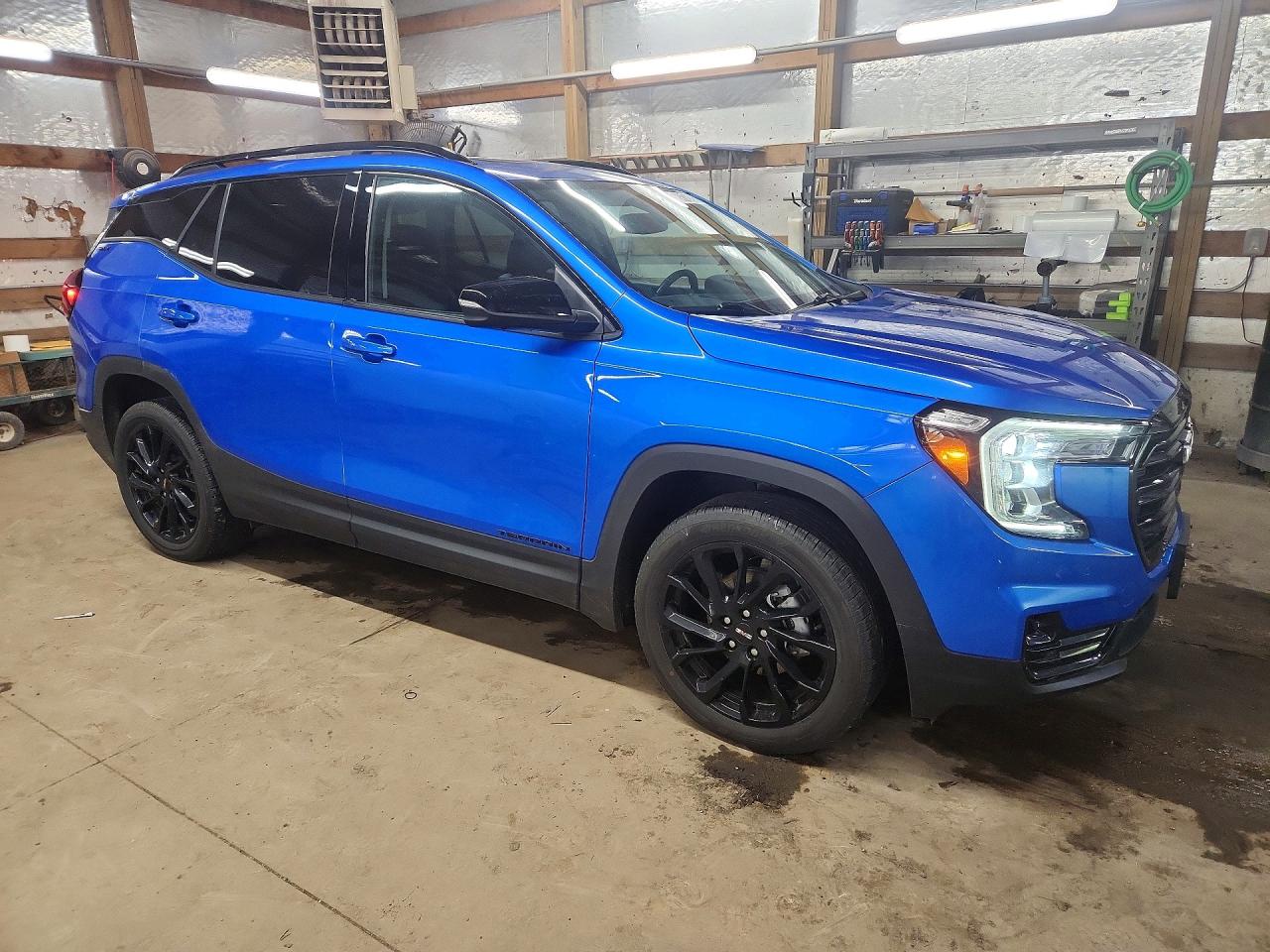 2024 GMC TERRAIN SLT photo 7