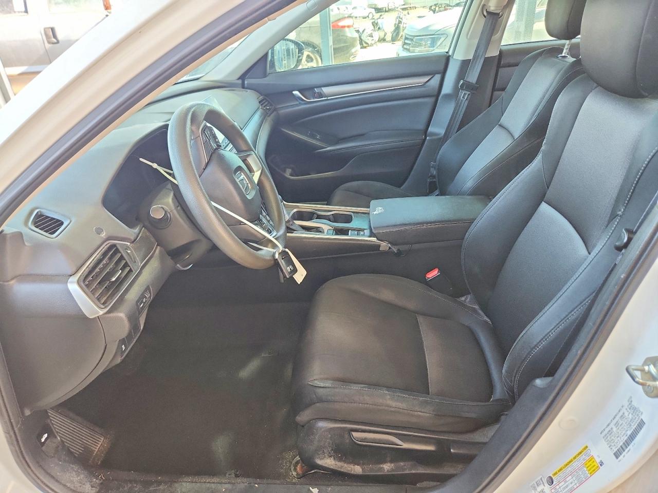 2020 HONDA ACCORD LX photo 13