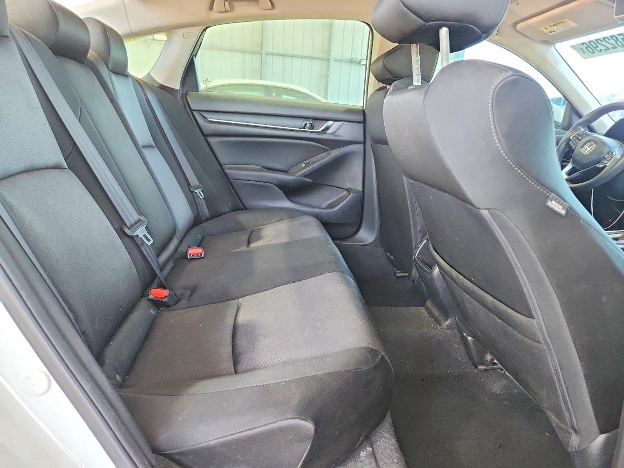 2020 HONDA ACCORD LX photo 19