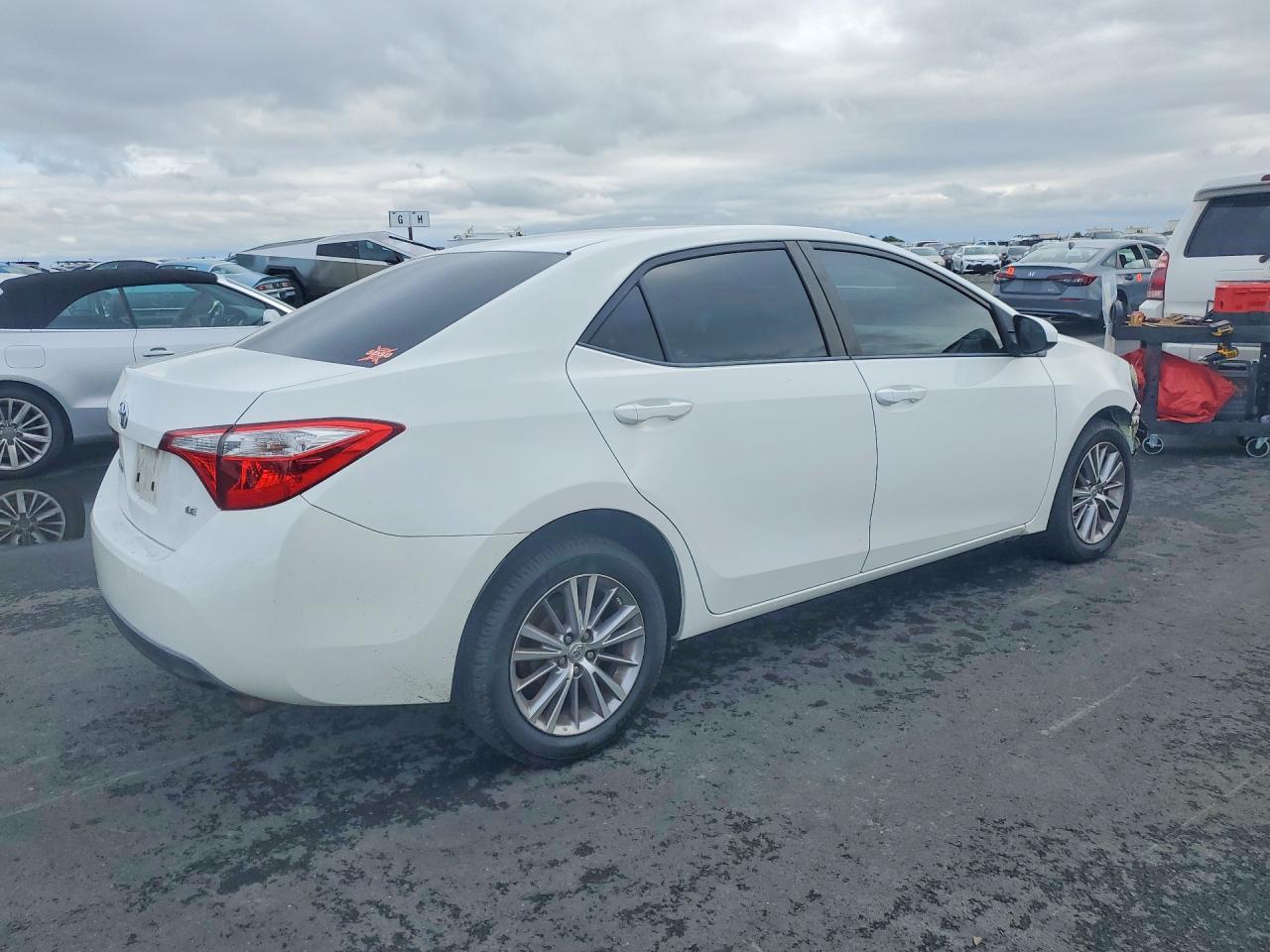 2014 TOYOTA COROLLA LE PLUS photo 5