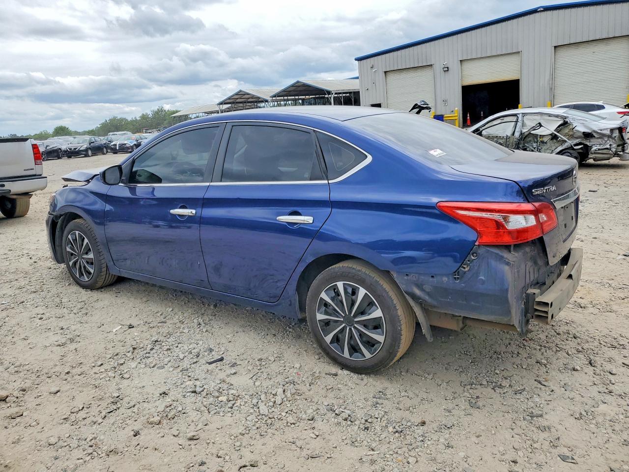 2016 NISSAN SENTRA S photo 4