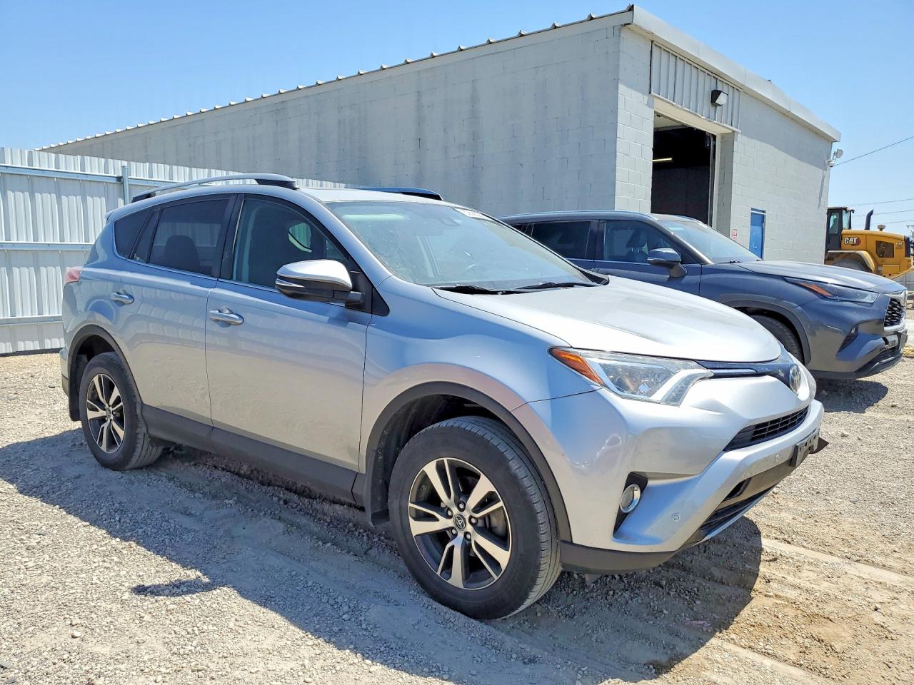 2017 TOYOTA RAV4 XLE photo 10