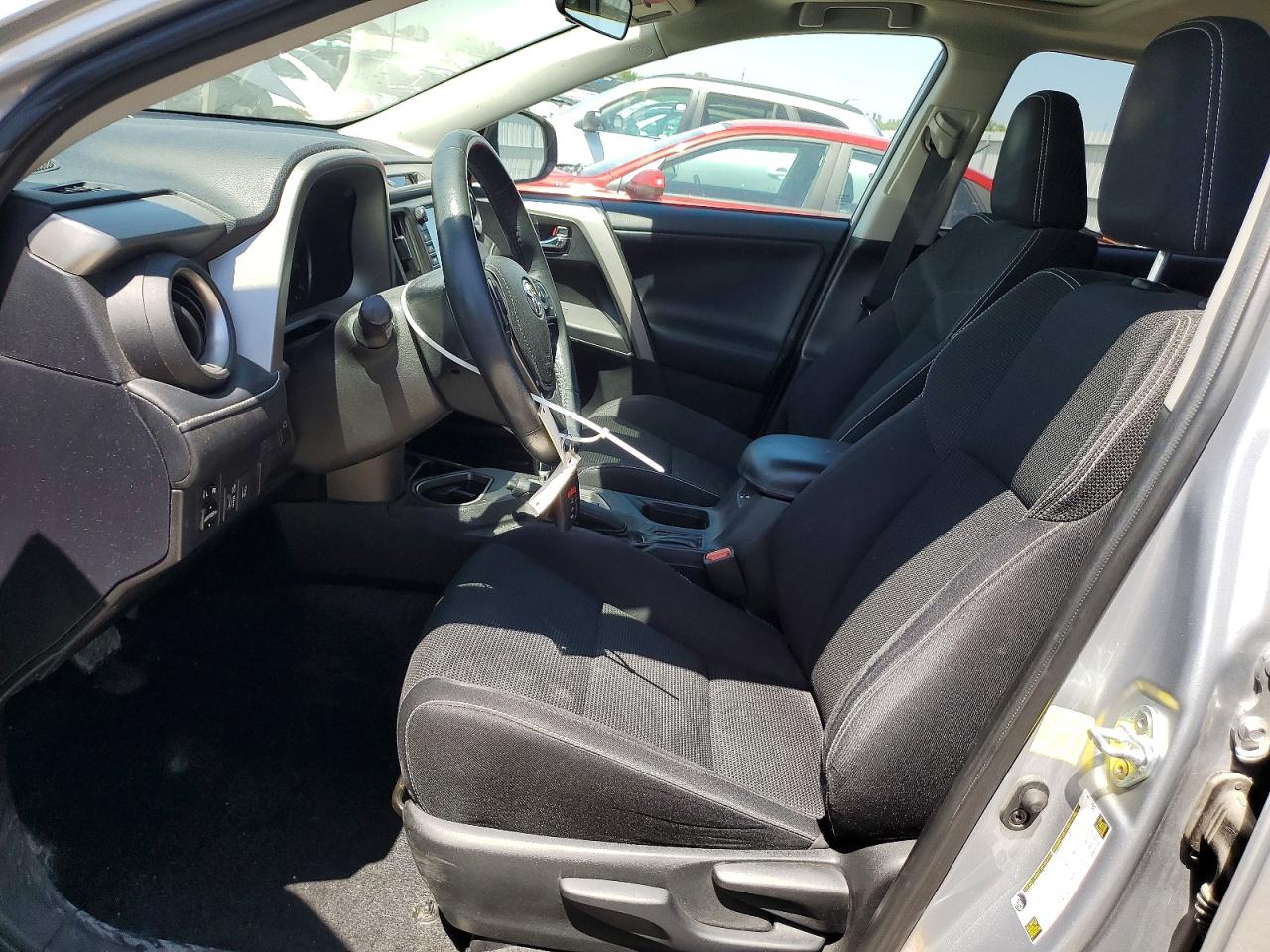 2017 TOYOTA RAV4 XLE photo 19