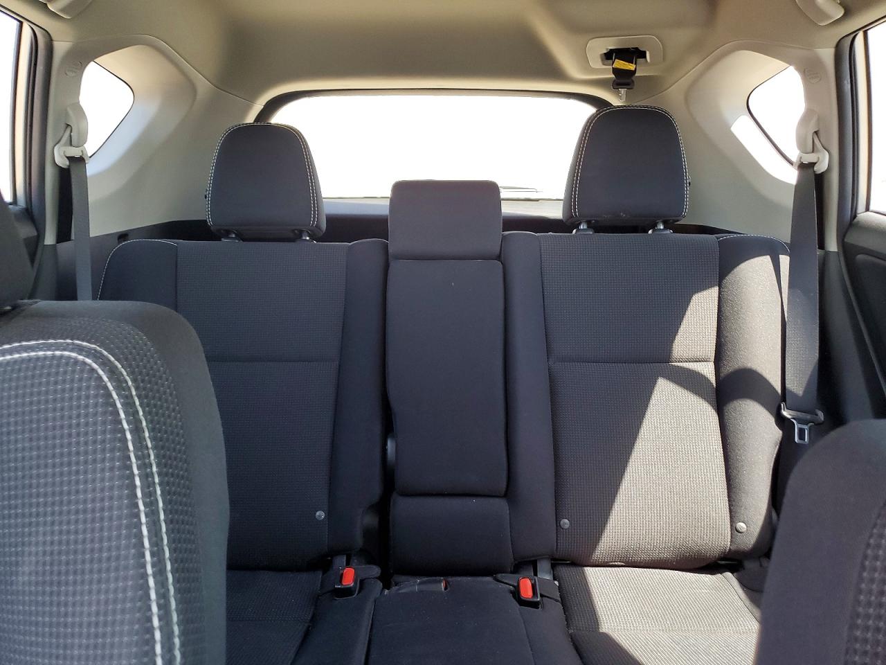 2017 TOYOTA RAV4 XLE photo 28