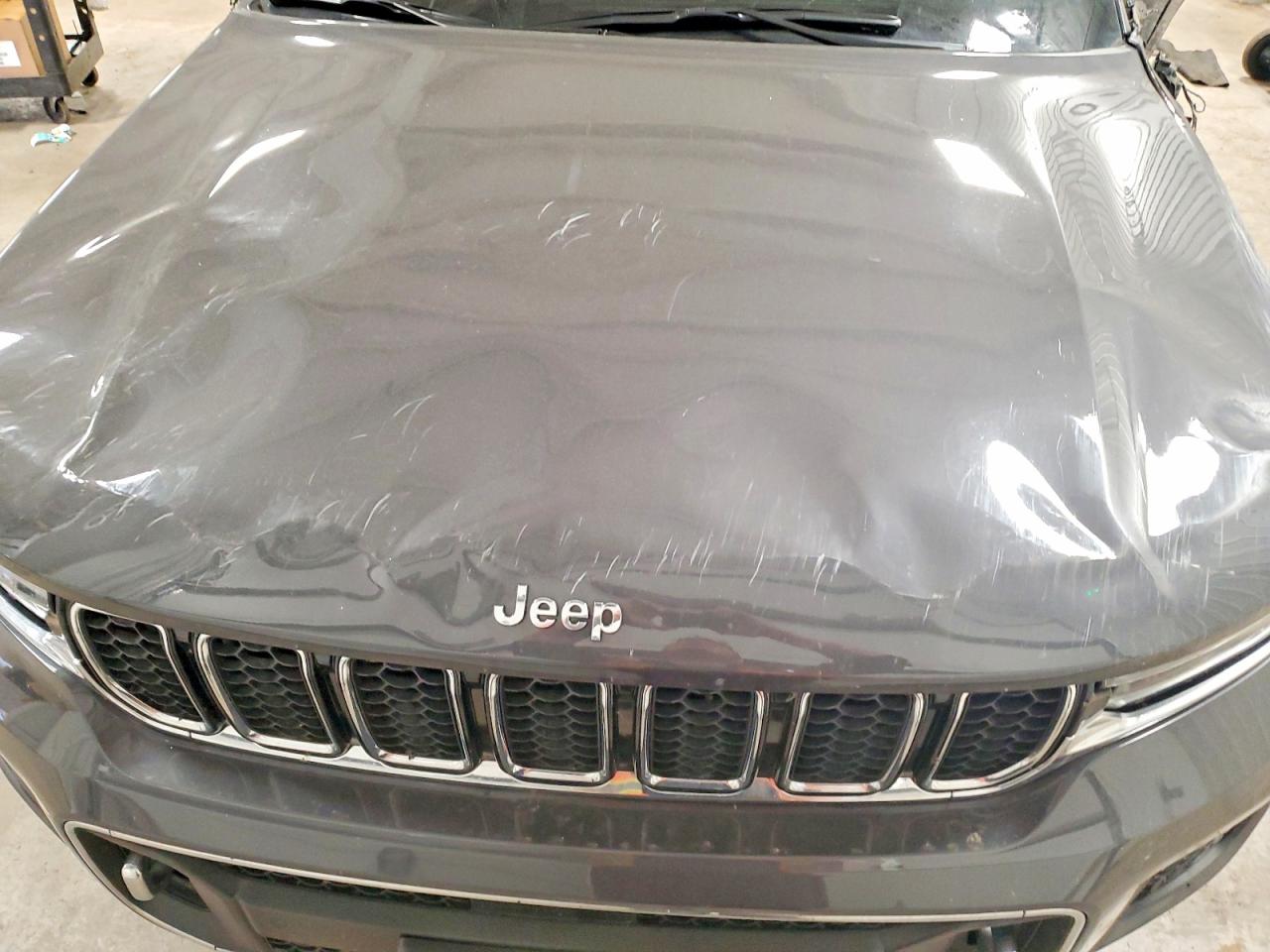 2023 JEEP GRAND CHEROKEE OVERLAND photo 21